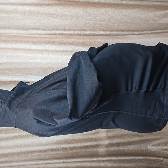 GAP Black Maternity Full Zip Performance Jacket - Picture 13 of 15